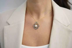 Pendentif 19e perle et roses de diamants