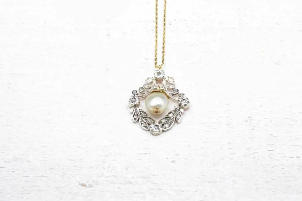Pendentif 19e perle et roses de diamants