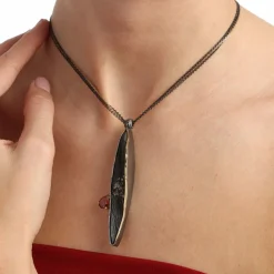 Pendentif en ardoise avec pyrite et tourmaline