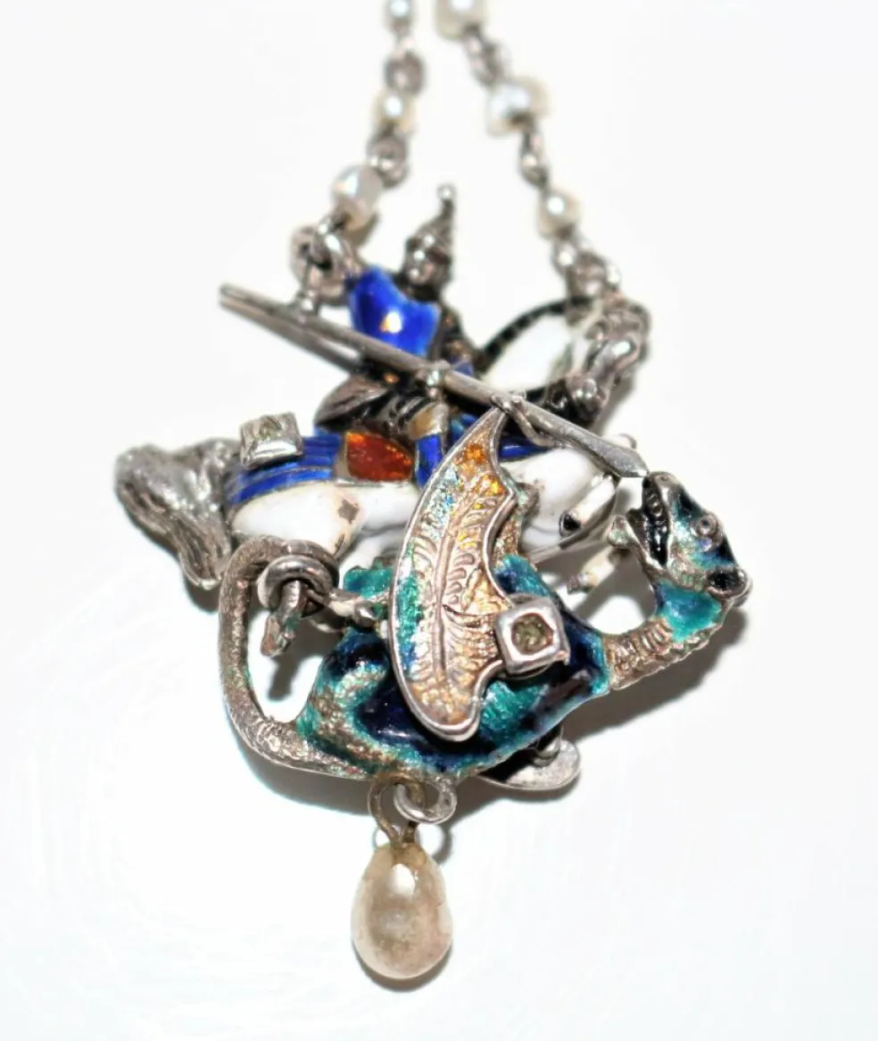 Pendentif en argent émaillé