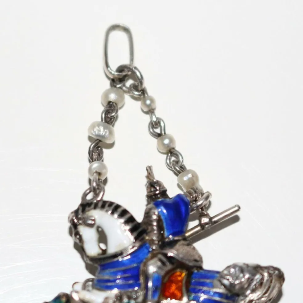 Pendentif en argent émaillé