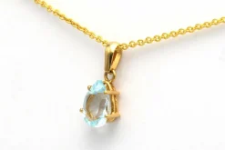 Pendentif en or 18 carats et topaze (0.77 ct)