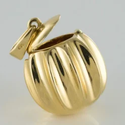 Pendentif en or à secret