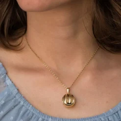 Pendentif en or à secret