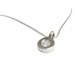 pendentif en or avec diamants