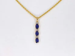 Pendentif en or avec diamants et saphir