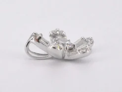 Pendentif en or blanc avec diamants naturels véritables