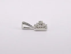 Pendentif en or blanc avec diamants
