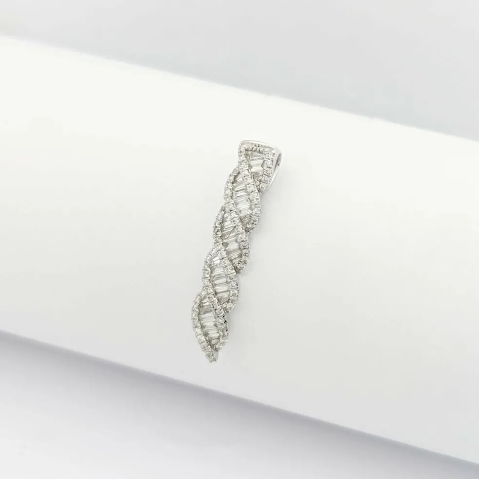 Pendentif en or blanc et diamants