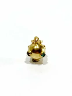 Pendentif en or forme boule avec rubis émeraude saphir