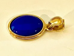 Pendentif en or jaune 18 carats et cabochon lapis lazuli