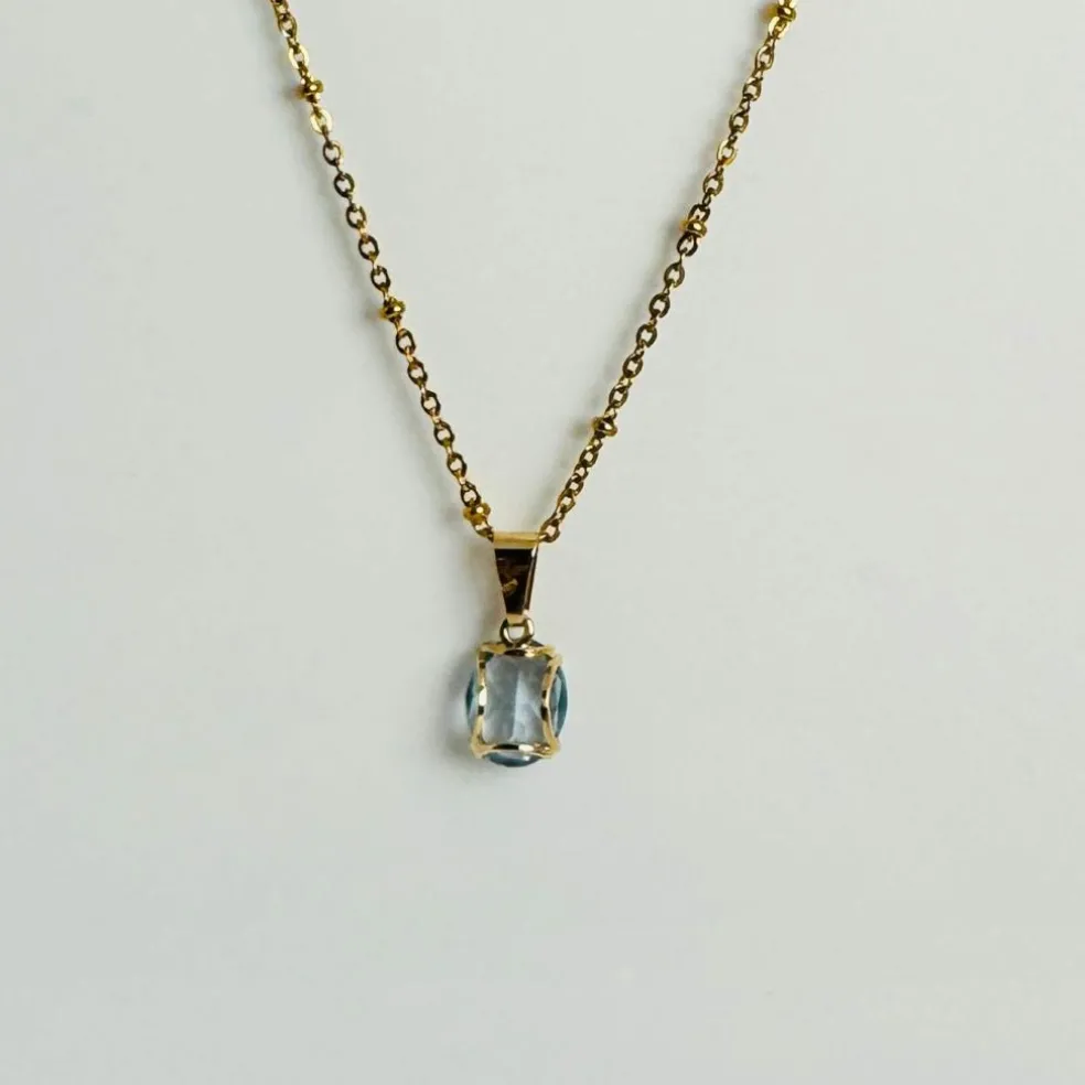 Pendentif en or jaune 18 carats avec aigue-marine facettée en forme de coussin
