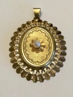 Pendentif en Or jaune & perle