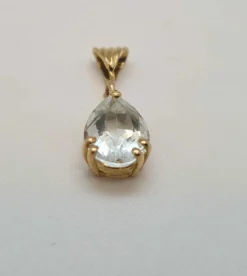 Pendentif en Or jaune, Aigue marine