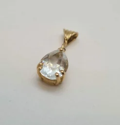 Pendentif en Or jaune, Aigue marine