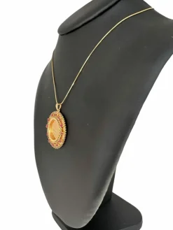 Pendentif en or jaune avec pièce de 20 francs français 1898 et rubis