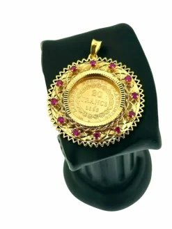 Pendentif en or jaune avec pièce de 20 francs français 1898 et rubis