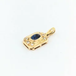 Pendentif en or jaune diamants et saphir