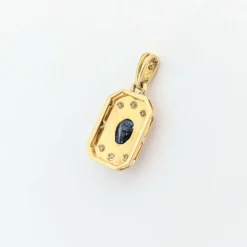 Pendentif en or jaune diamants et saphir