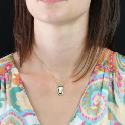 Pendentif en or jaune et camée sur onyx