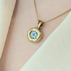 Pendentif en or jaune et Topaze