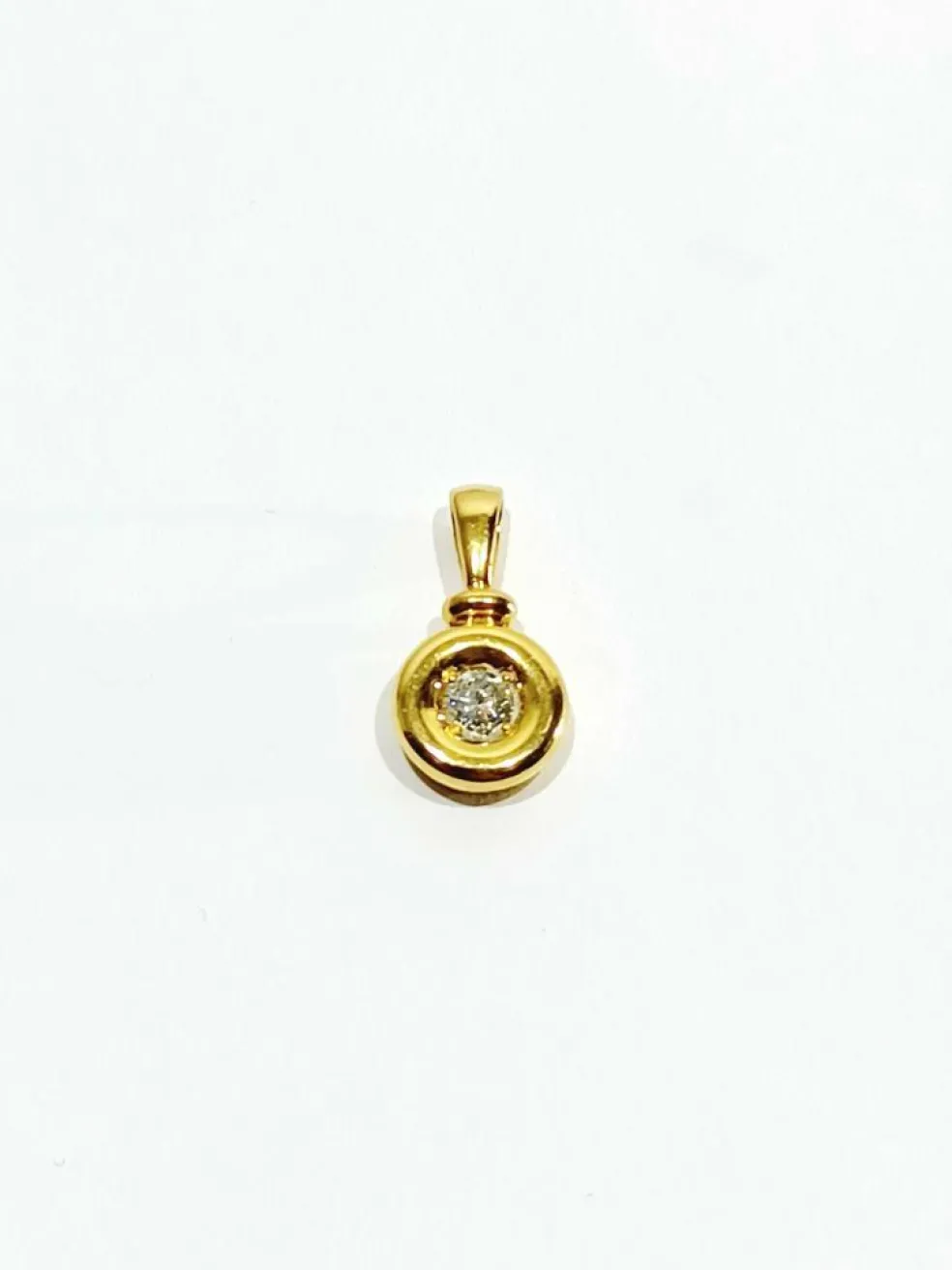Pendentif en or jaune et diamant