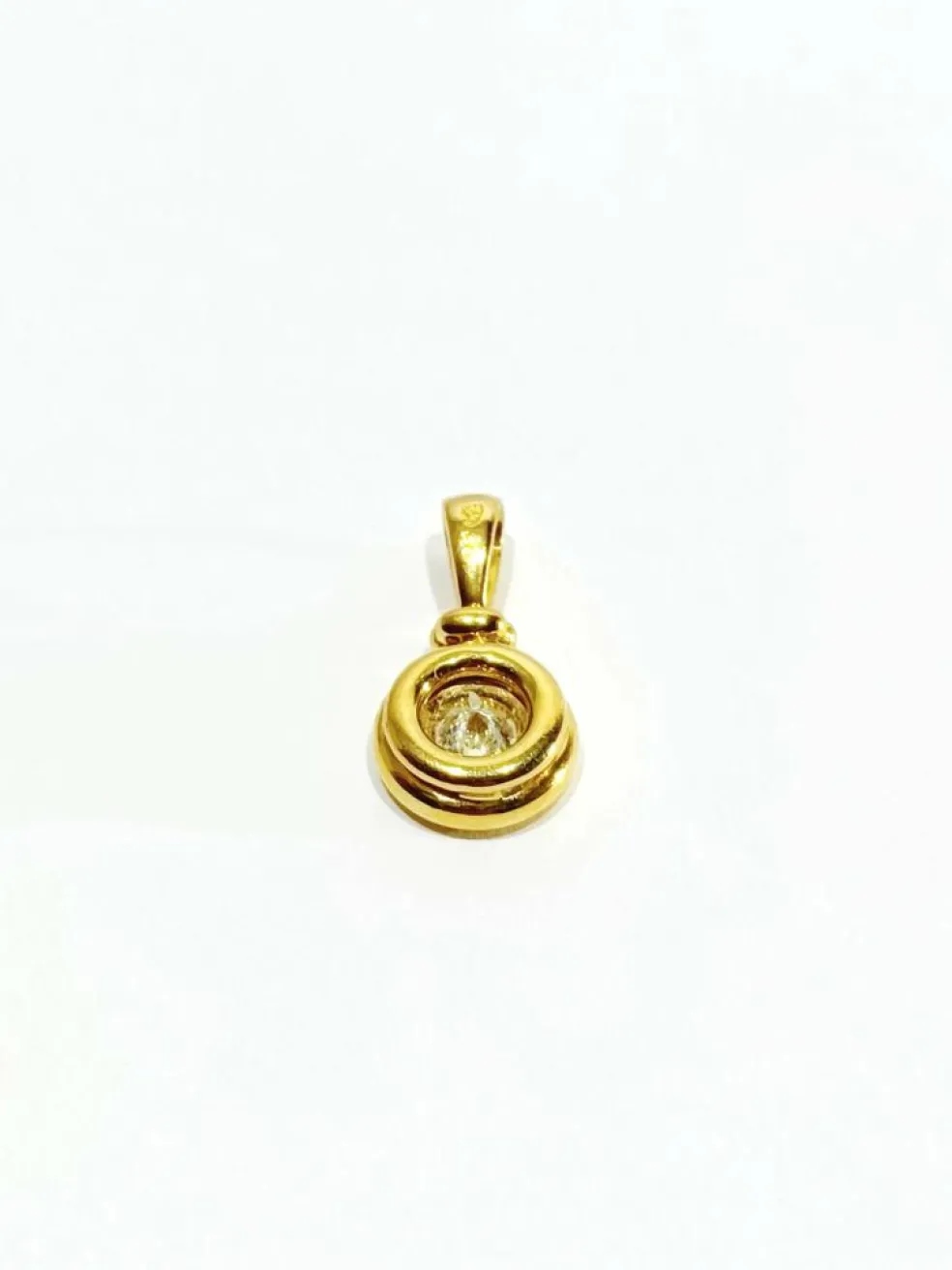 Pendentif en or jaune et diamant
