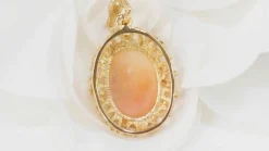 Pendentif en or jaune et camée