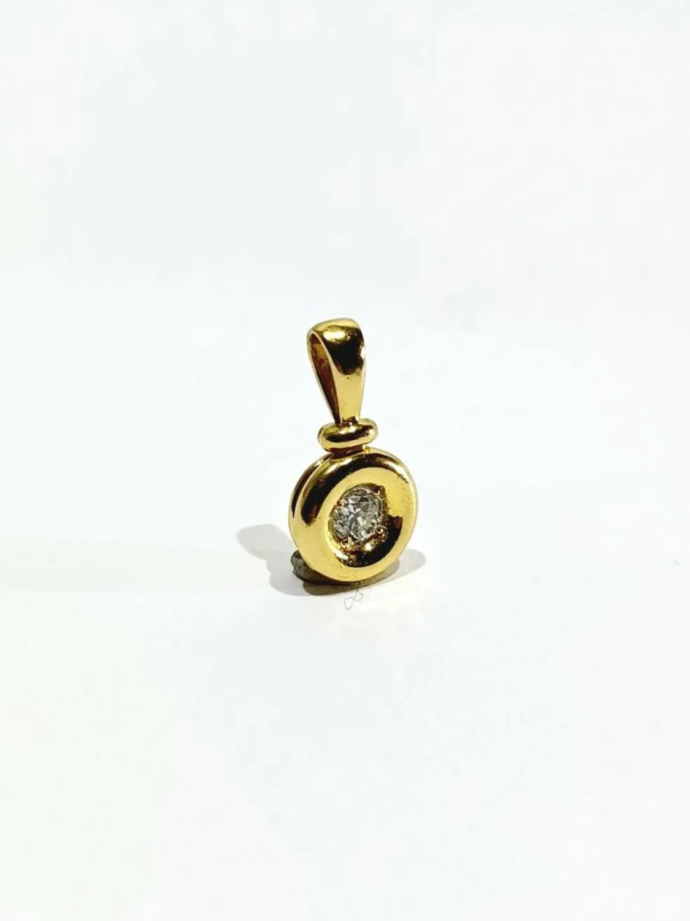 Pendentif en or jaune et diamant