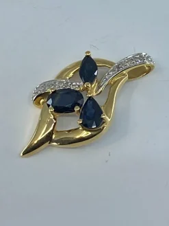 Pendentif en or, saphirs, diamants