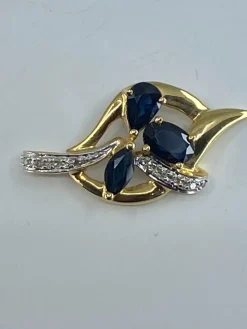 Pendentif en or, saphirs, diamants