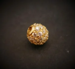 Pendentif et chaîne or jaune Pierres blanches