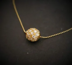 Pendentif et chaîne or jaune Pierres blanches