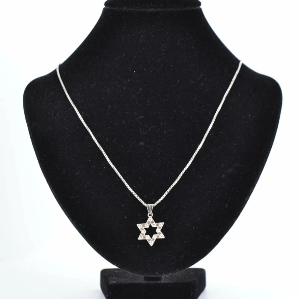 Pendentif Etoile Diamants et sa chaîne