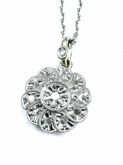 Pendentif fleur en diamants