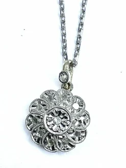 Pendentif fleur en diamants