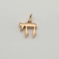 Pendentif "HAI" ou rose 18 carats