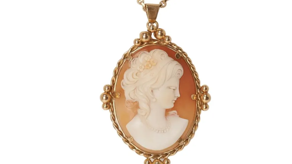 Pendentif Important Or Jaune Et Camée
