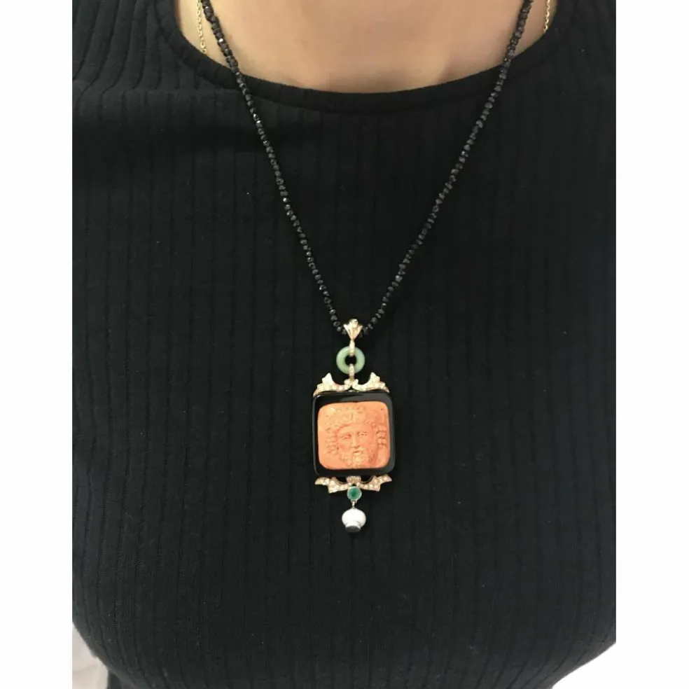Pendentif Jade Emeraude Diamant Onyx Corail méditerranéen
