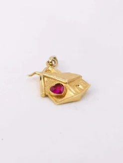 Pendentif maison vintage or jaune rubis