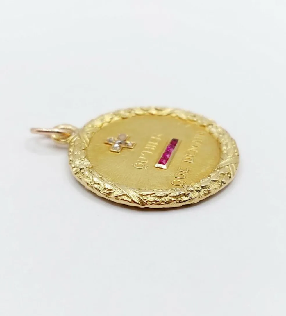 Pendentif médaille d'amour 23mm or jaune diamant et rubis AUGIS (circa 1920)