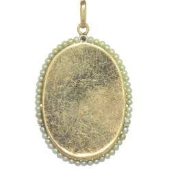 Pendentif Médaille Marie nacre onyx et perles de rocaille