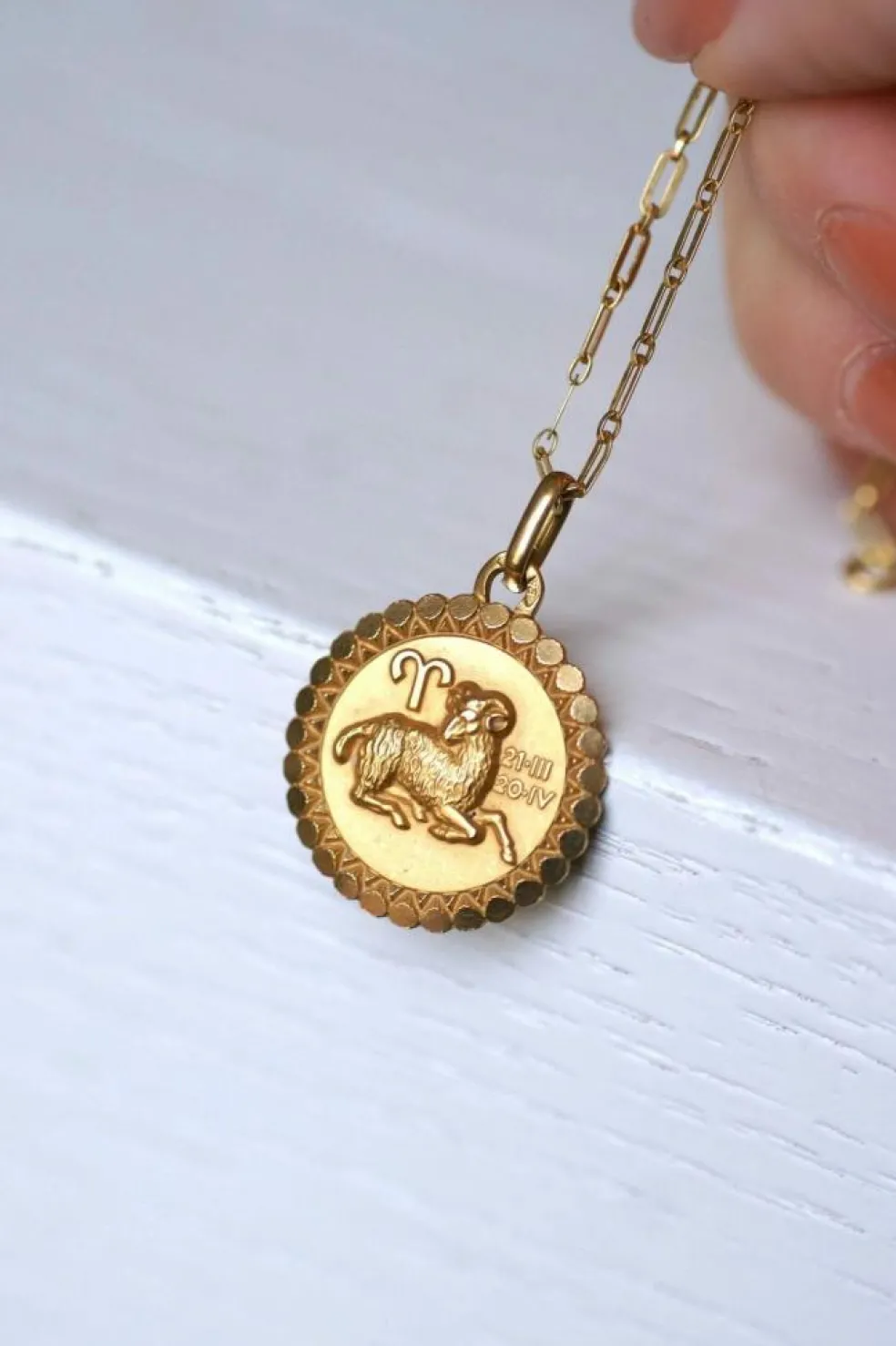Pendentif médaille or jaune vintage astrologique Bélier