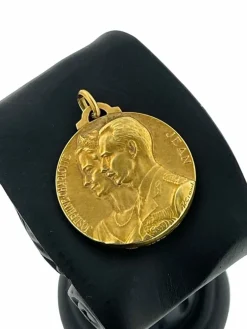 Pendentif Médaille or jaune de René Cliquet Grands-Ducs et Grandes-Duchesses de Luxembourg