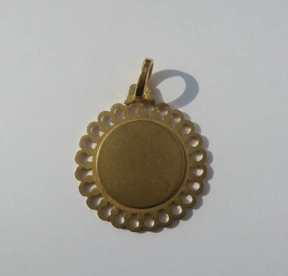 Pendentif médaille or jaune zodiaque Capricorne