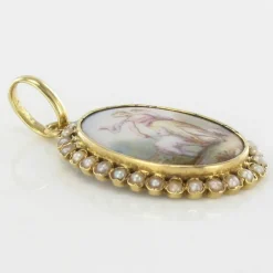 Pendentif médaillon ancien miniature sur porcelaine et perles fines