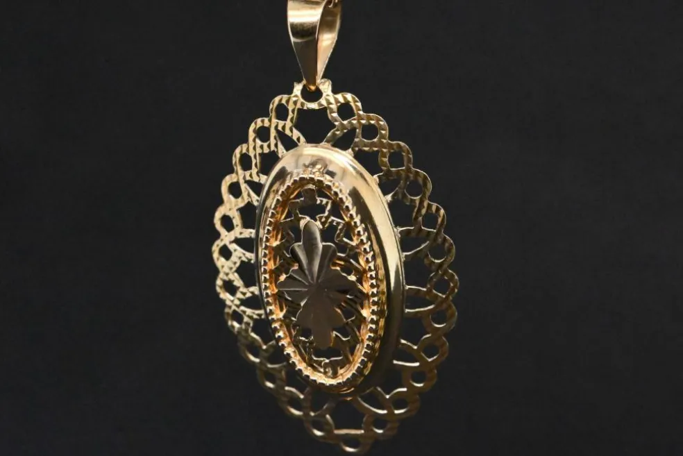 Pendentif Médaillon Antique en Or 18 Carats