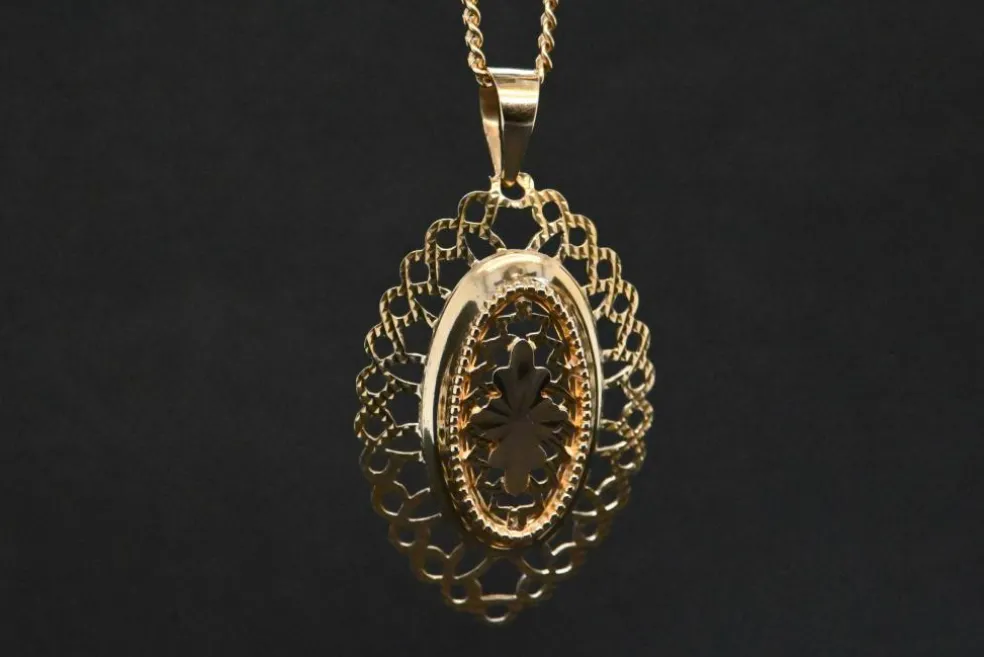 Pendentif Médaillon Antique en Or 18 Carats