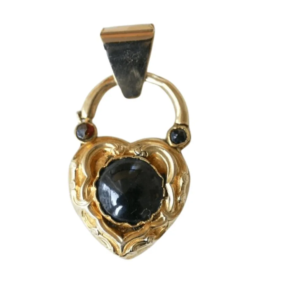 Pendentif médaillon cœur or et grenats