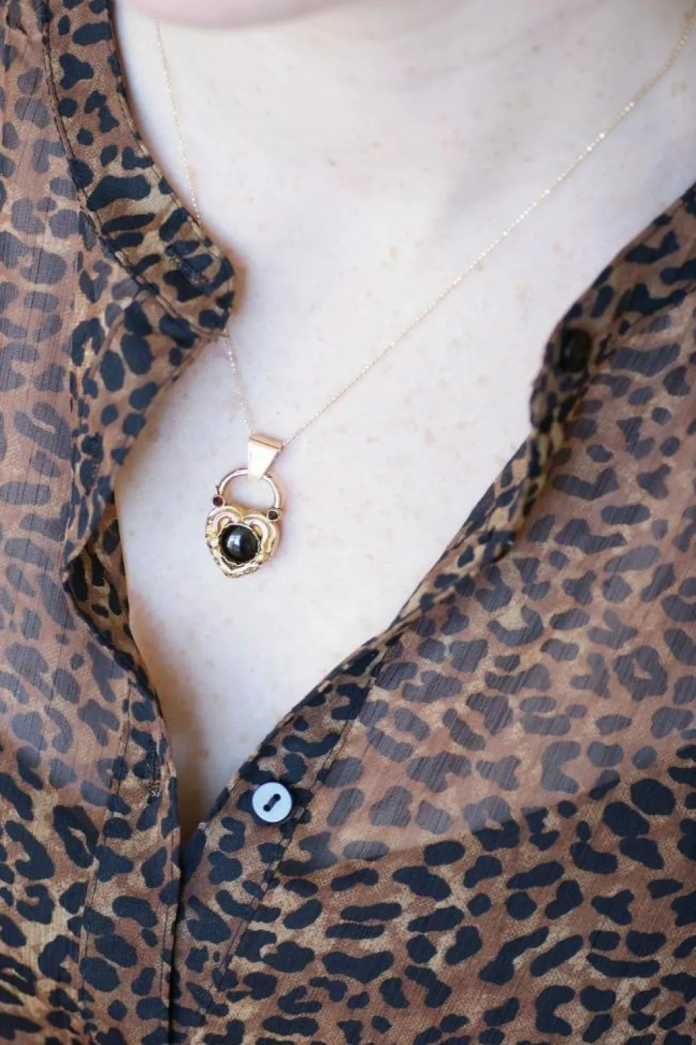 Pendentif médaillon cœur or et grenats